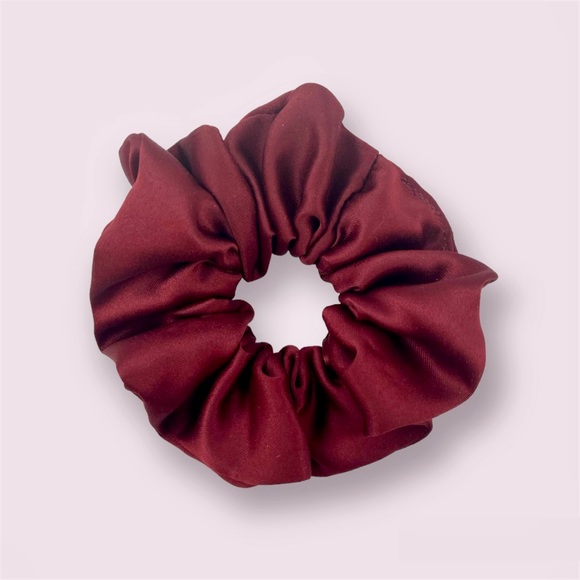 HANDMADE satin spiral hair scrunchie, deep red - Picture 3 of 4
